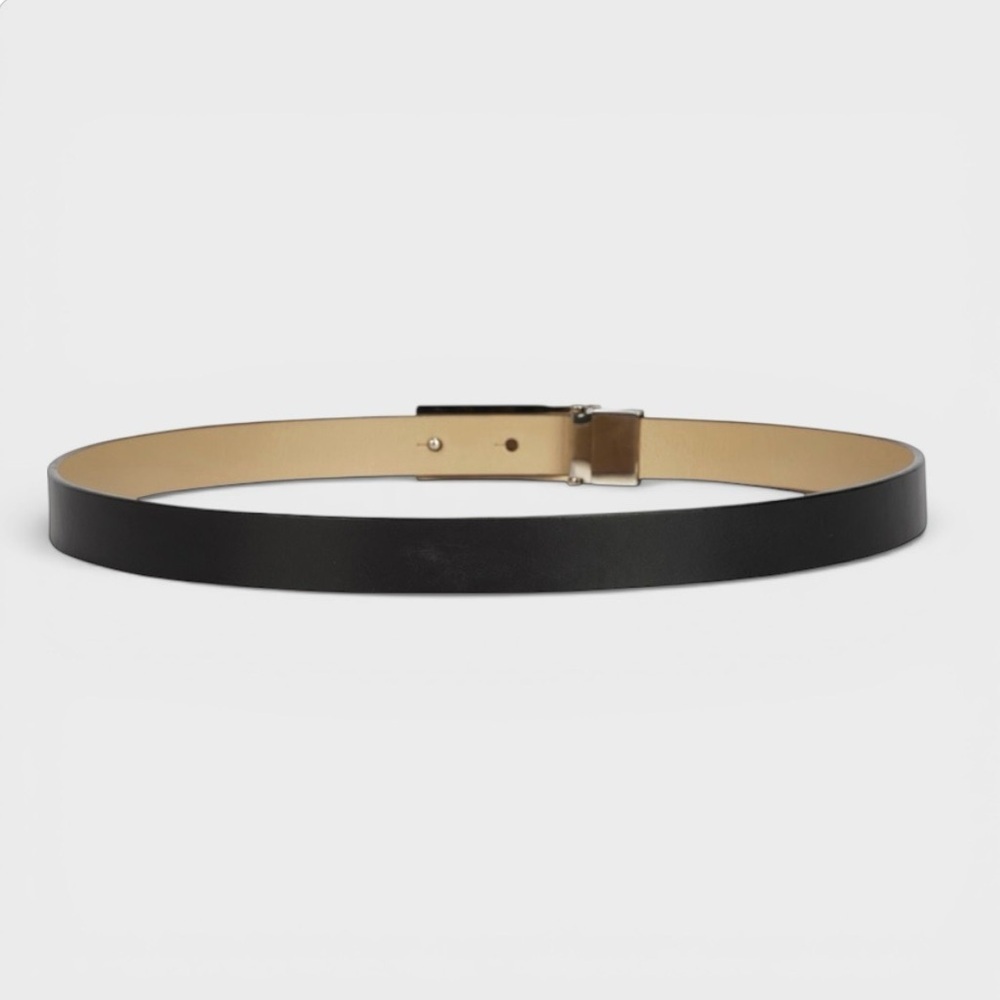 GUCCI Reversible Black and Tan Belt with Silver Logo Buckle. - Picture 2 of 16